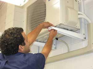 Air-Conditioning.jpg Air-Conditioning.jpg
