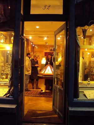 Antique-Dealer.jpg