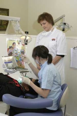 Dental-Therapist.jpg