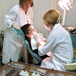 Dental-hygienist2.jpg Dental-hygienist2.jpg