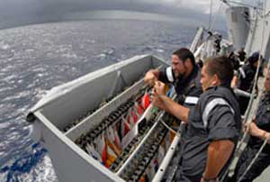 Navy-communications.jpg Navy-communications.jpg