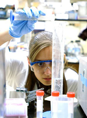 Research-Chemist2.jpg