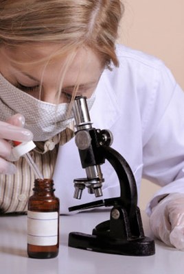 forensic-scientist2.jpg