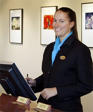 receptionist1.jpg