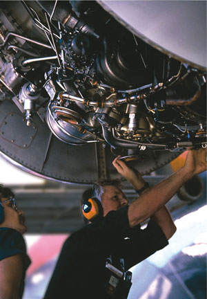 Aircraft-Engineer2.jpg