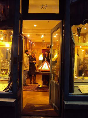 Antique-Dealer.jpg