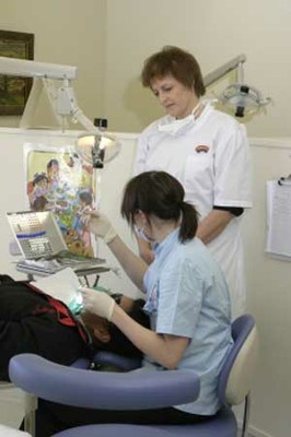 Dental-Therapist.jpg