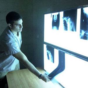Radiation-Therapist2.jpg