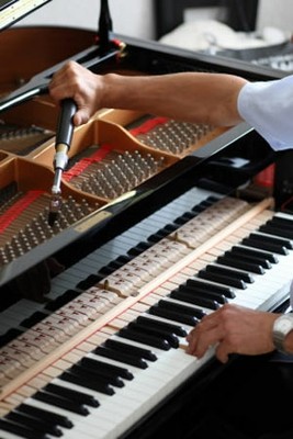 piano-tuner.jpg